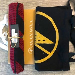 NWT Manaola Pareo Kamehameha print red wine black